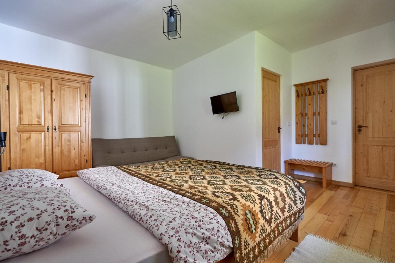 Anahouse Hotel Viseu de Sus Bagian luar foto